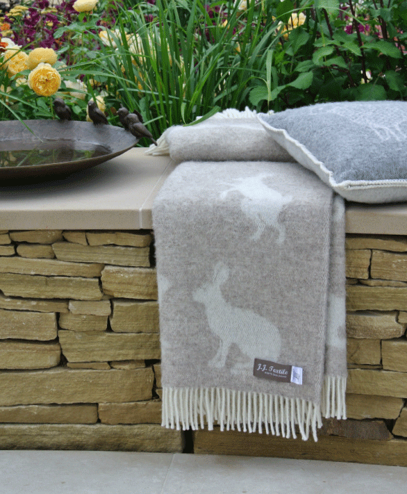 Throws & Blankets